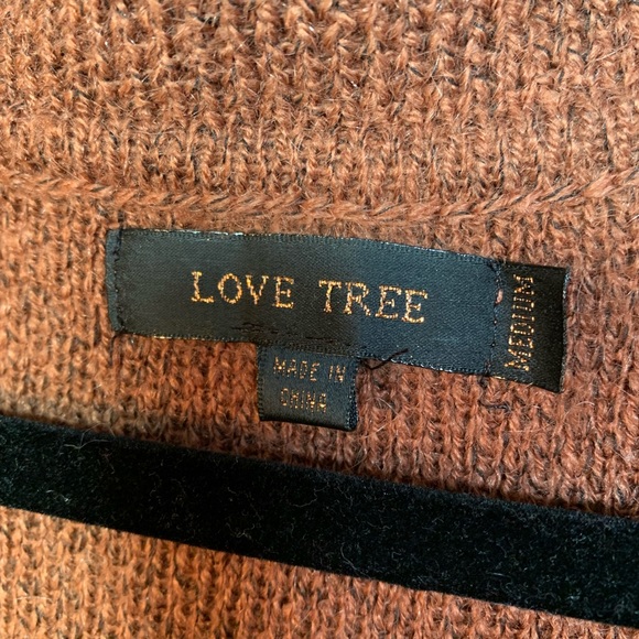 Love Tree Cozy Sleeveless Wool Sweater 🍂 - Picture 4 of 5